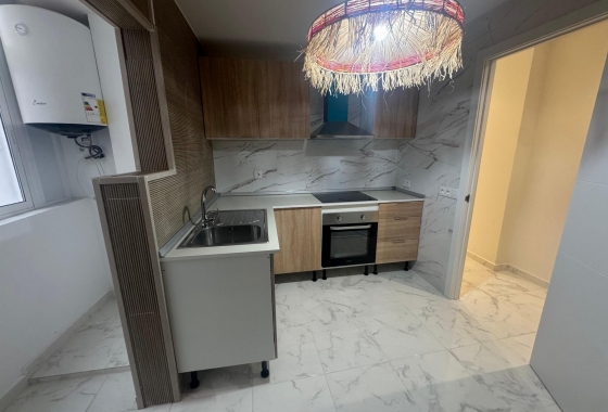 Resale - Apartment - Torrevieja - Muelle Pesquero