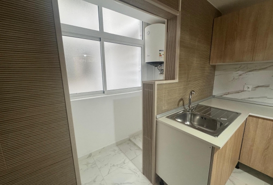 Resale - Apartment - Torrevieja - Muelle Pesquero