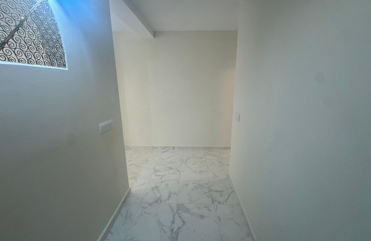 Resale - Apartment - Torrevieja - Muelle Pesquero