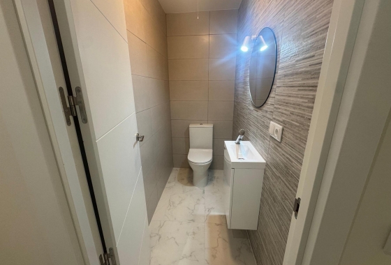 Resale - Apartment - Torrevieja - Muelle Pesquero