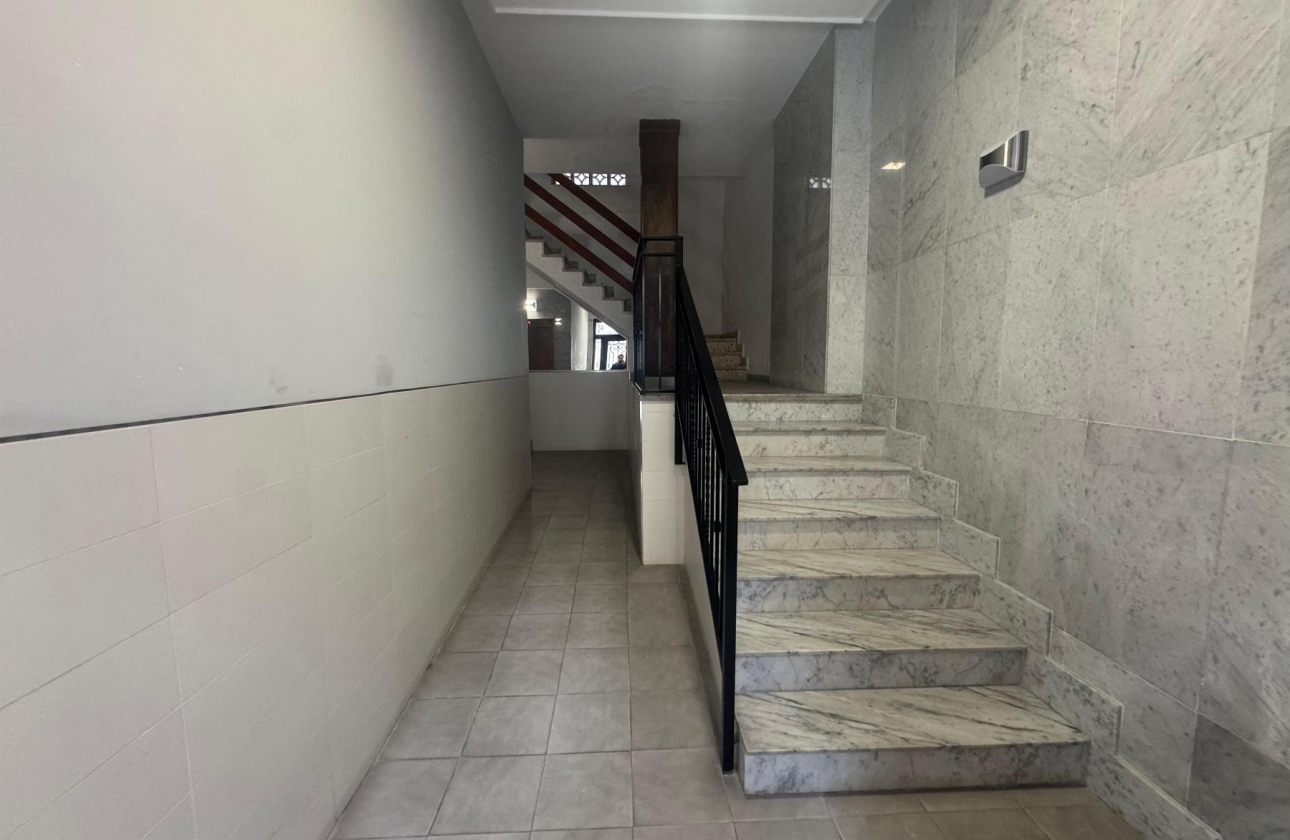 Resale - Apartment - Torrevieja - Muelle Pesquero
