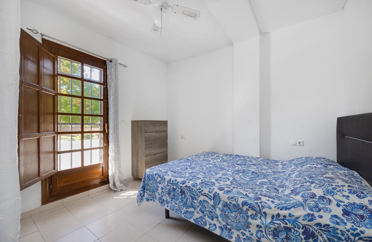 Reventa - Bungalow - Torrevieja - Playa De Los Naufragos