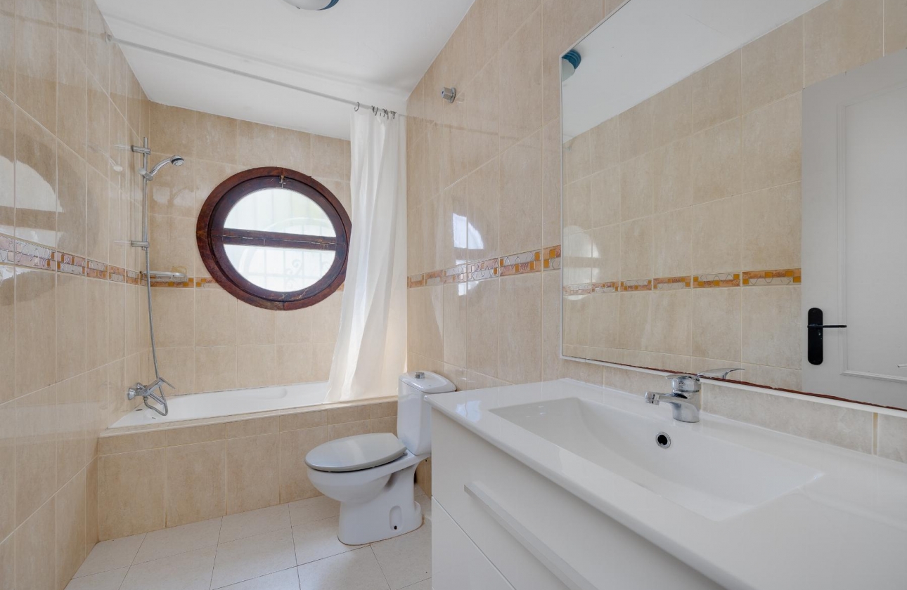 Reventa - Bungalow - Torrevieja - Playa De Los Naufragos
