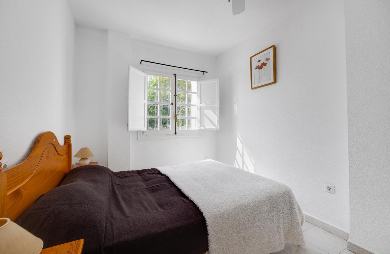 Reventa - Bungalow - Torrevieja - Playa De Los Naufragos