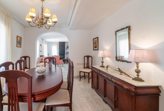 Rynek wtórny - Villa - Torrevieja - La Mata