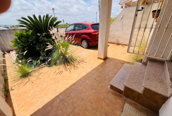 Resale - Townhouse - Daya Nueva