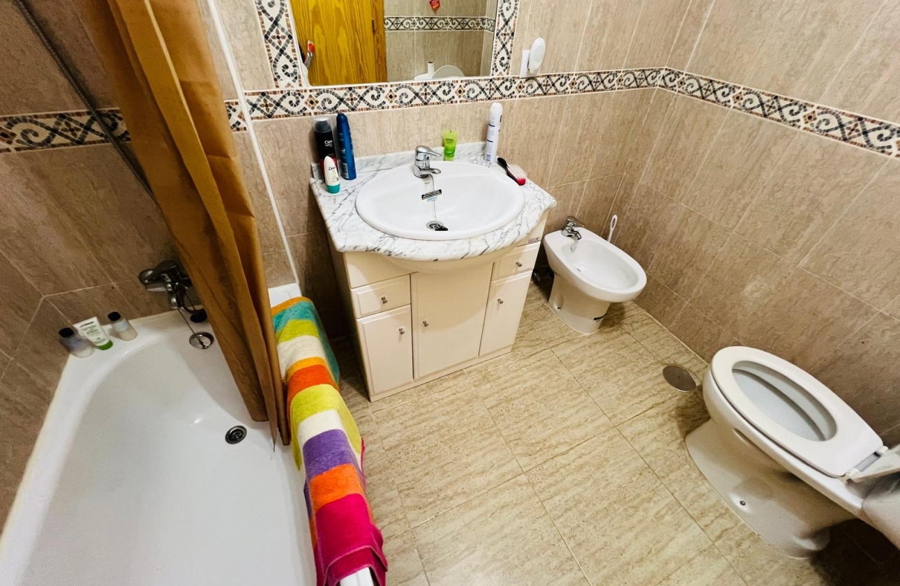 Resale - Townhouse - Daya Nueva
