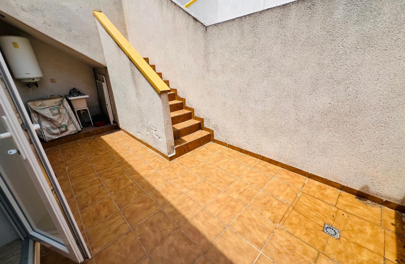 Resale - Townhouse - Daya Nueva