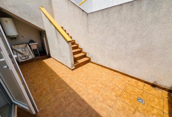 Resale - Townhouse - Daya Nueva