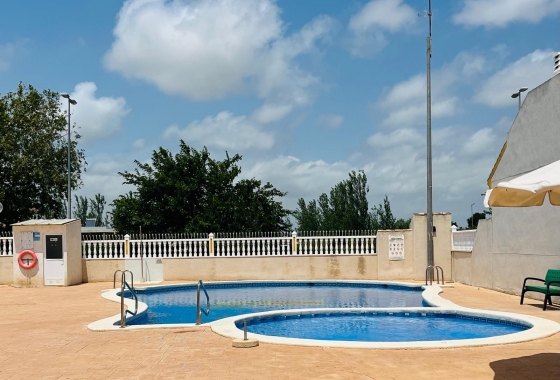 Resale - Townhouse - Daya Nueva
