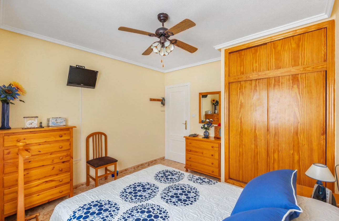 Rynek wtórny - Apartament - Torrevieja - Estacion de autobuses