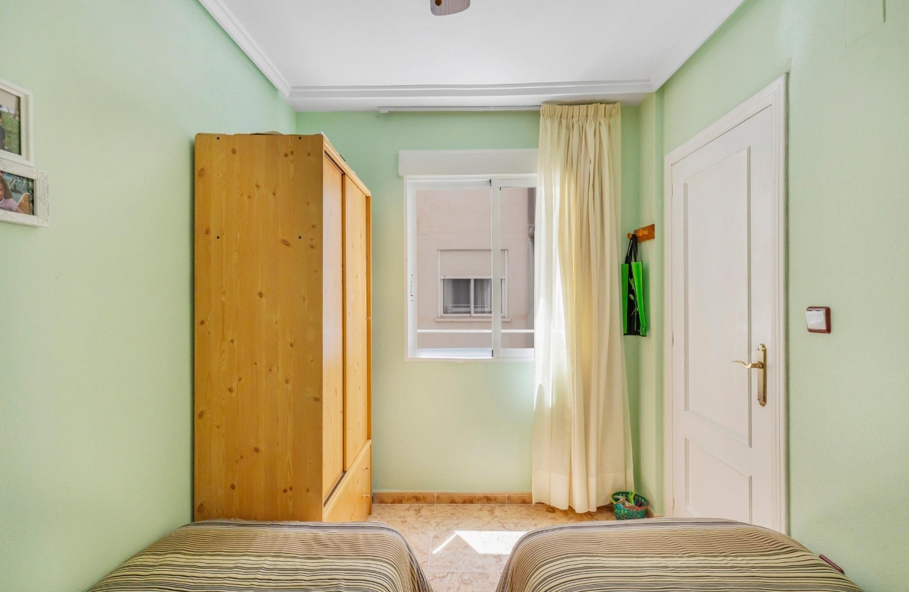 Rynek wtórny - Apartament - Torrevieja - Estacion de autobuses
