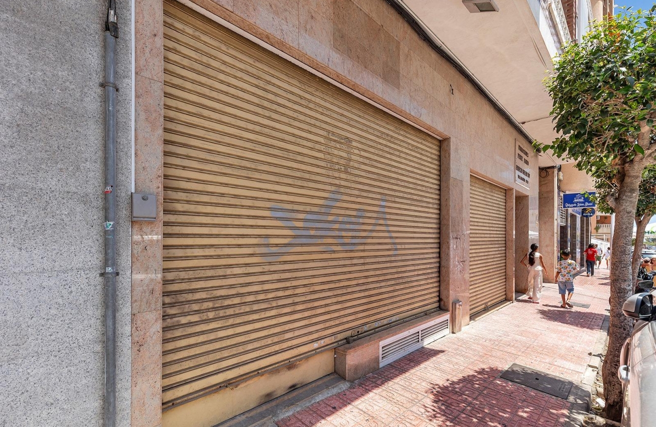 Rynek wtórny - Nieruchomość komercyjna - Torrevieja - Centro