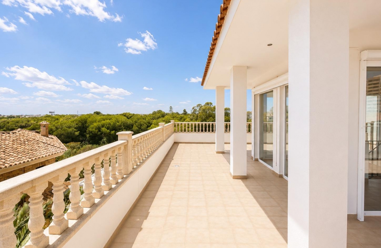 Rynek wtórny - Villa - Orihuela Costa - Campoamor