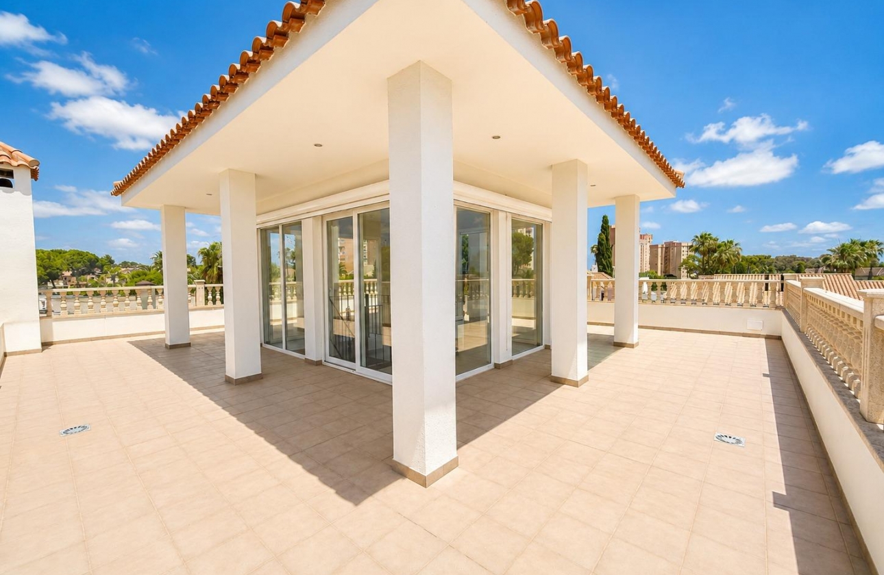 Rynek wtórny - Villa - Orihuela Costa - Campoamor
