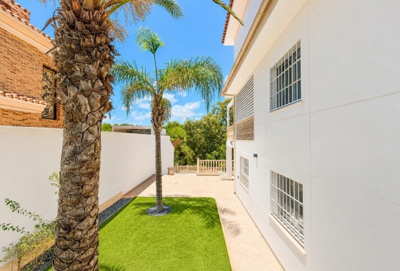 Rynek wtórny - Villa - Orihuela Costa - Campoamor