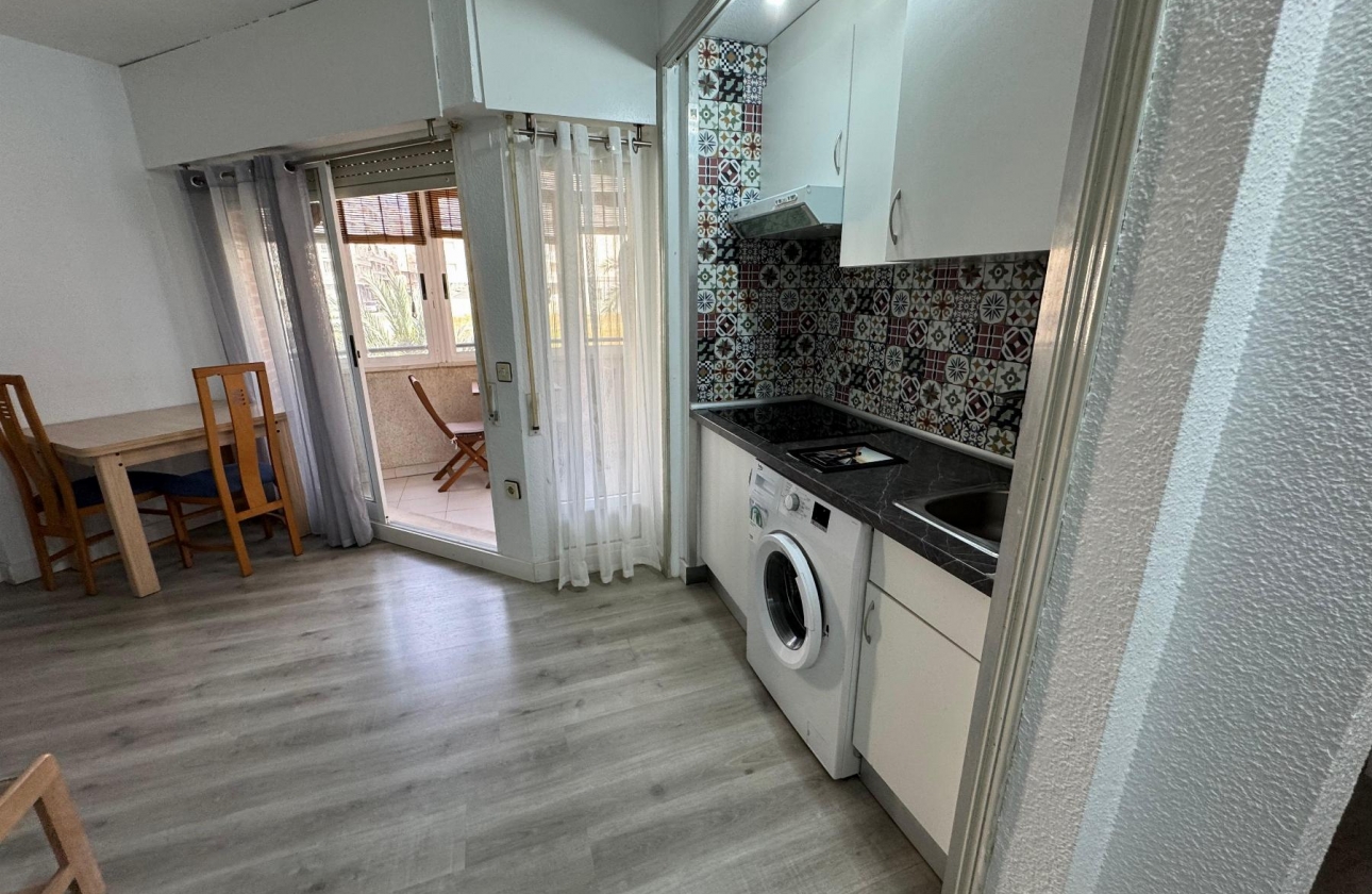 Rynek wtórny - Studio/Kawalerka - Torrevieja - Playa de los Locos