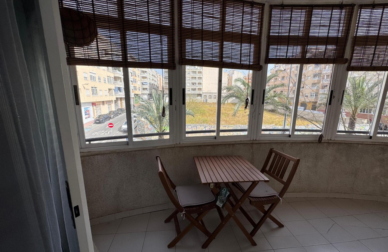 Rynek wtórny - Studio/Kawalerka - Torrevieja - Playa de los Locos