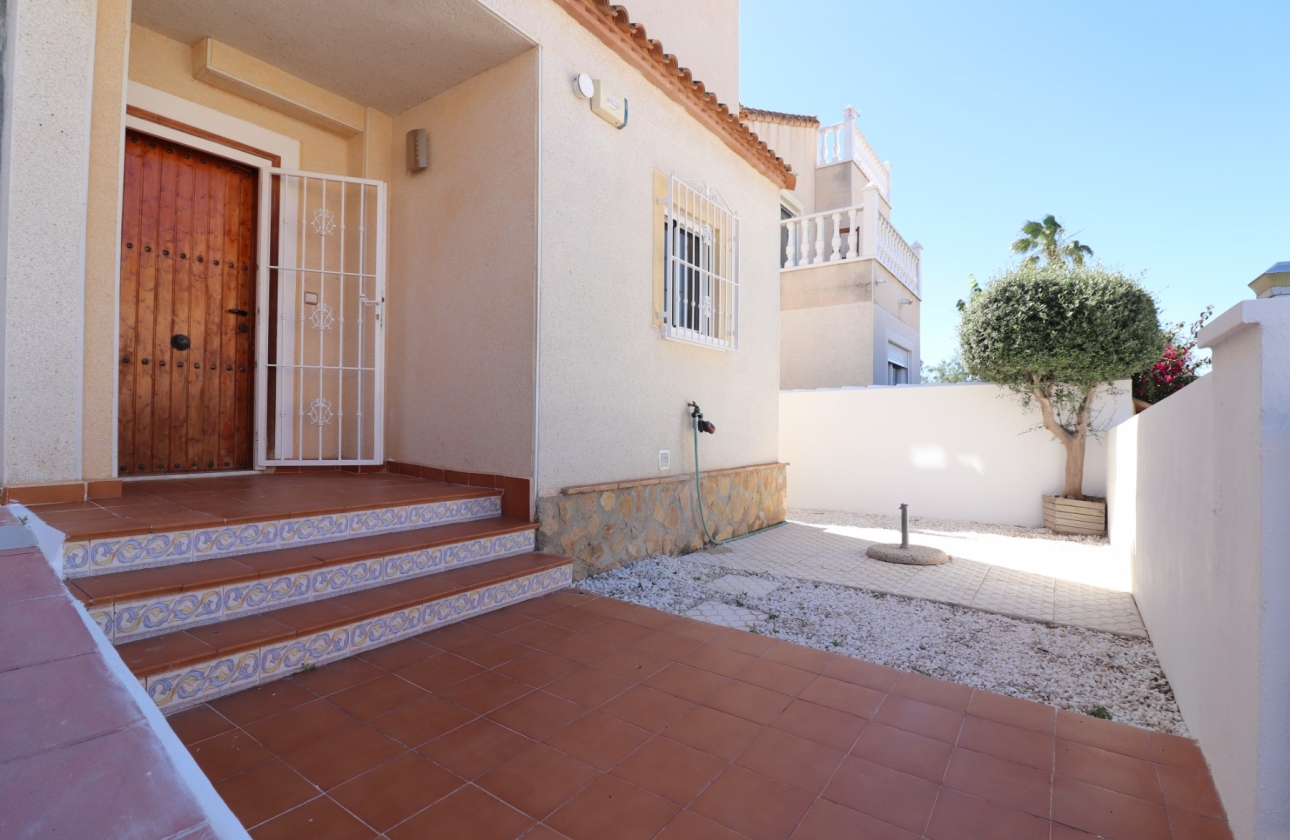 Rynek wtórny - Villa - San Miguel de Salinas - Lake View Mansions