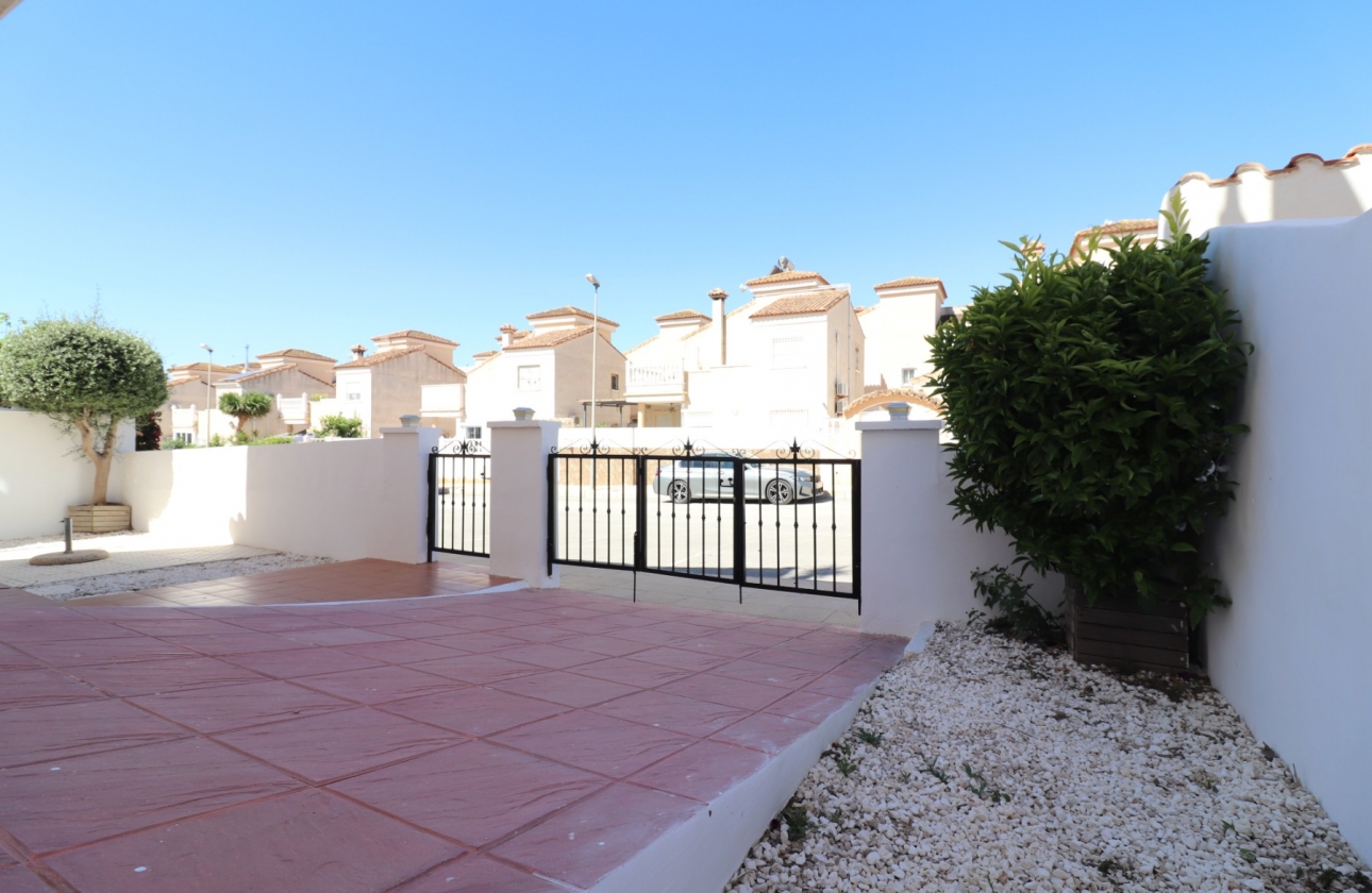 Rynek wtórny - Villa - San Miguel de Salinas - Lake View Mansions