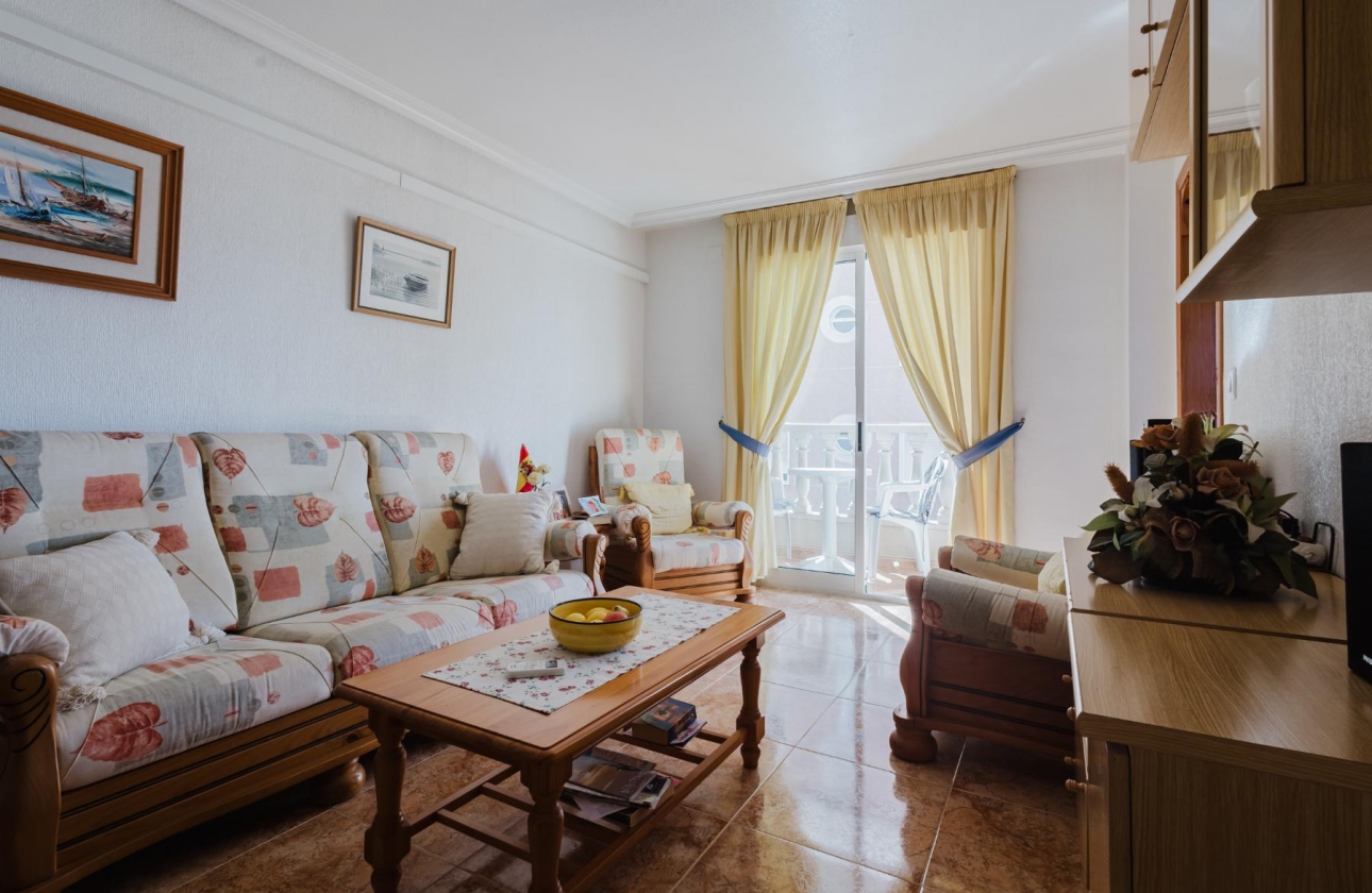 Resale - Apartment - Torrevieja - Acequion