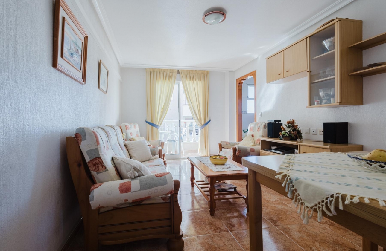 Resale - Apartment - Torrevieja - Acequion