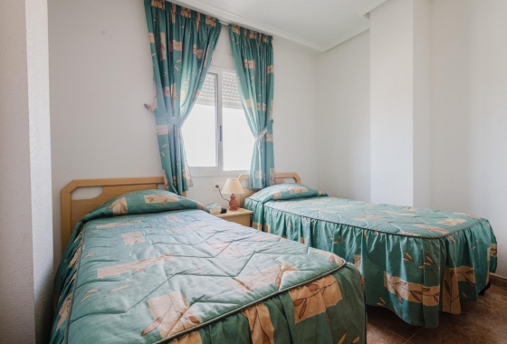Resale - Apartment - Torrevieja - Acequion