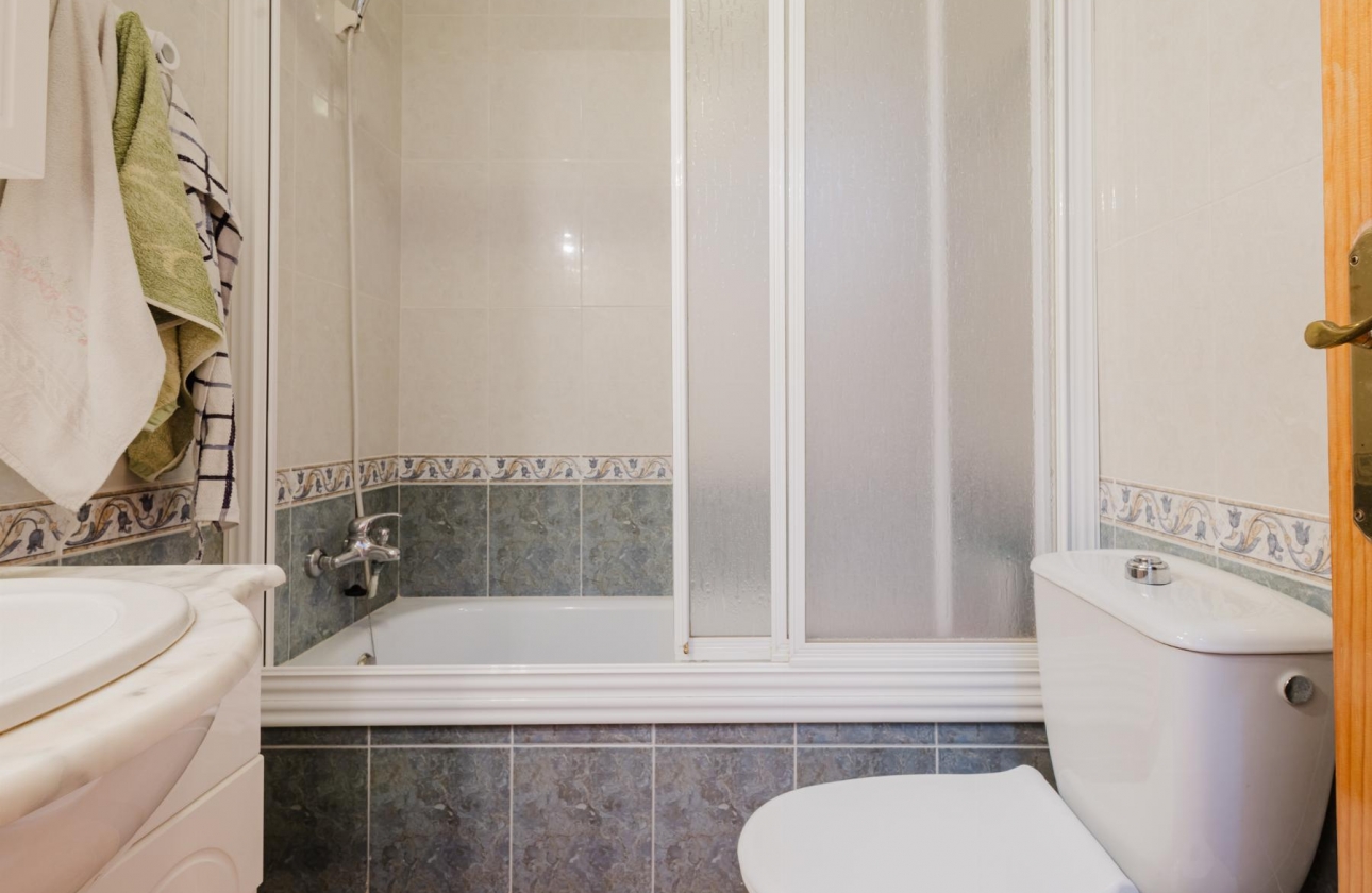 Resale - Apartment - Torrevieja - Acequion
