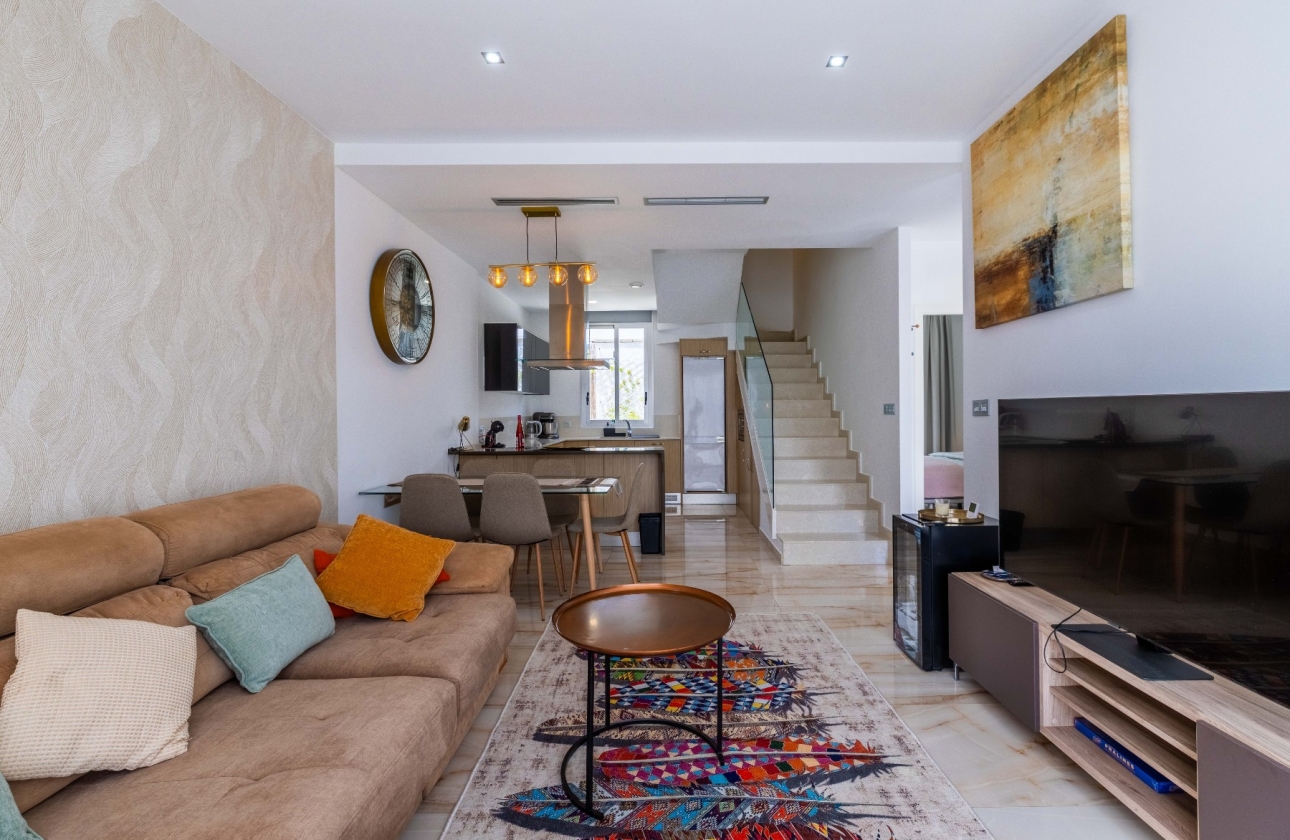 Rynek wtórny - Villa / House - Ciudad Quesada
