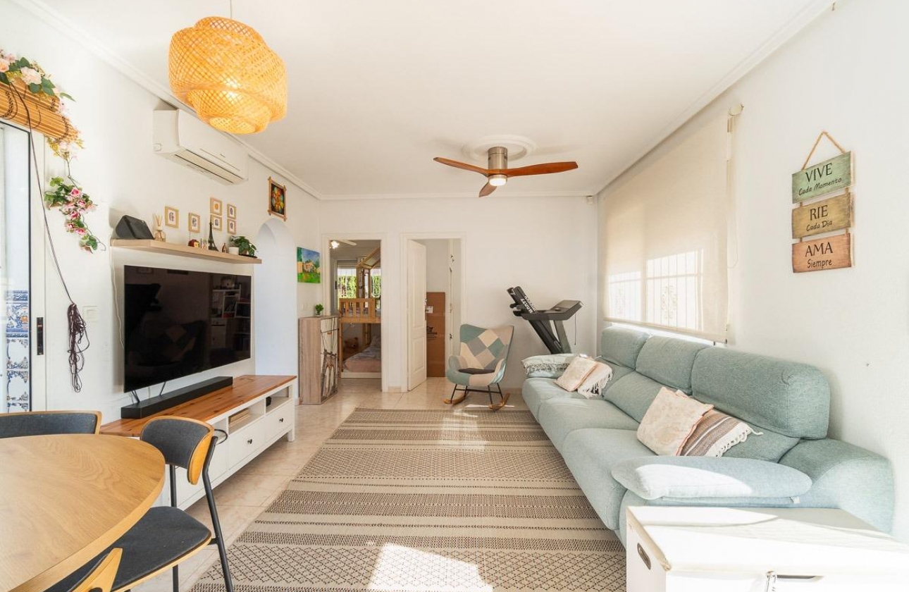 Rynek wtórny - Villa - Orihuela Costa - Punta Prima