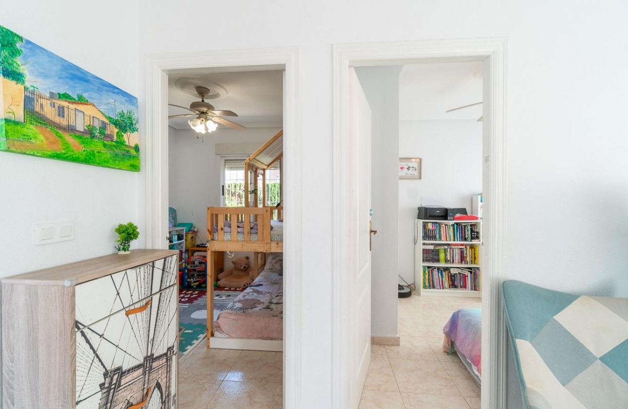 Rynek wtórny - Villa - Orihuela Costa - Punta Prima