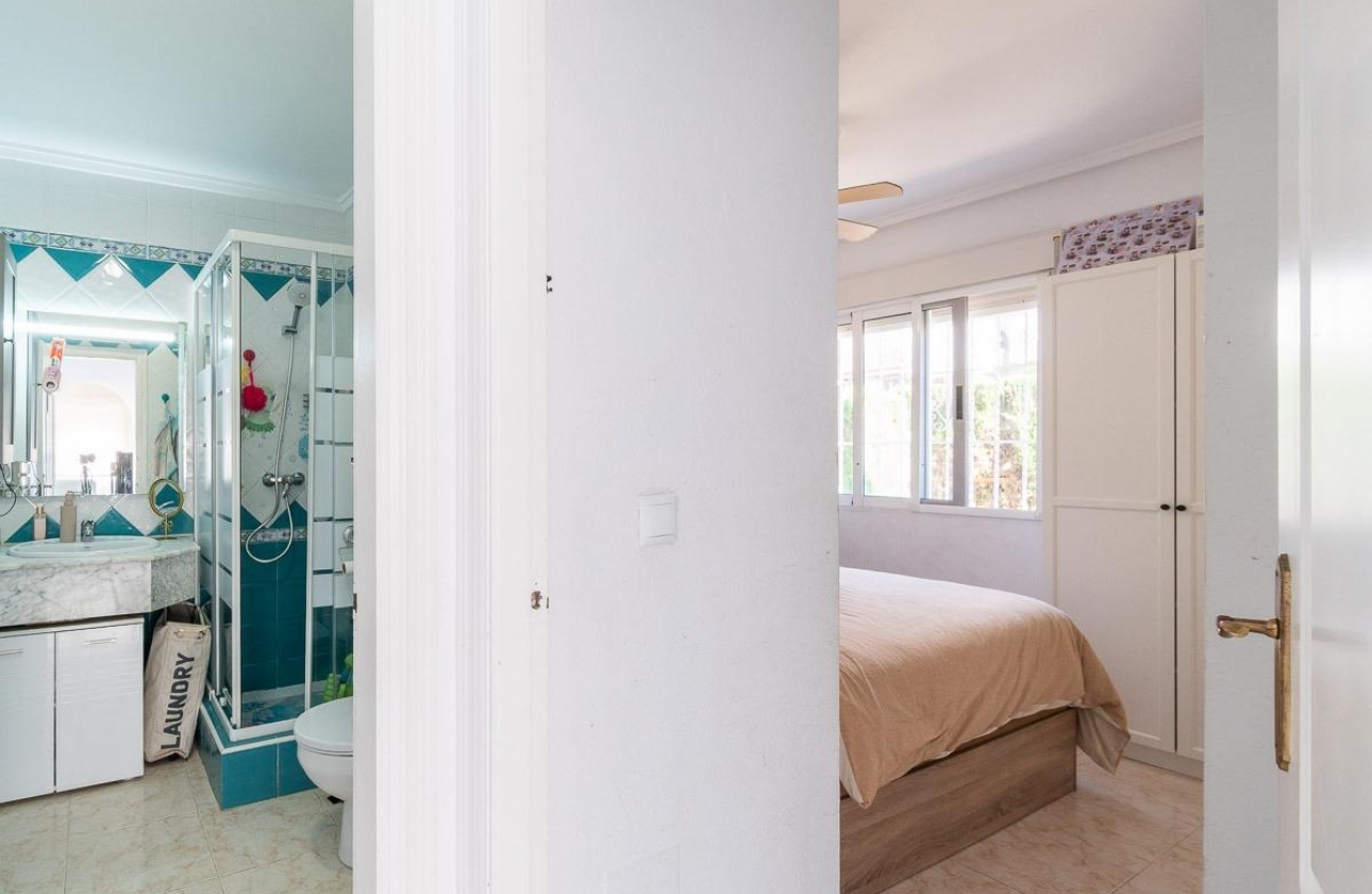 Rynek wtórny - Villa - Orihuela Costa - Punta Prima