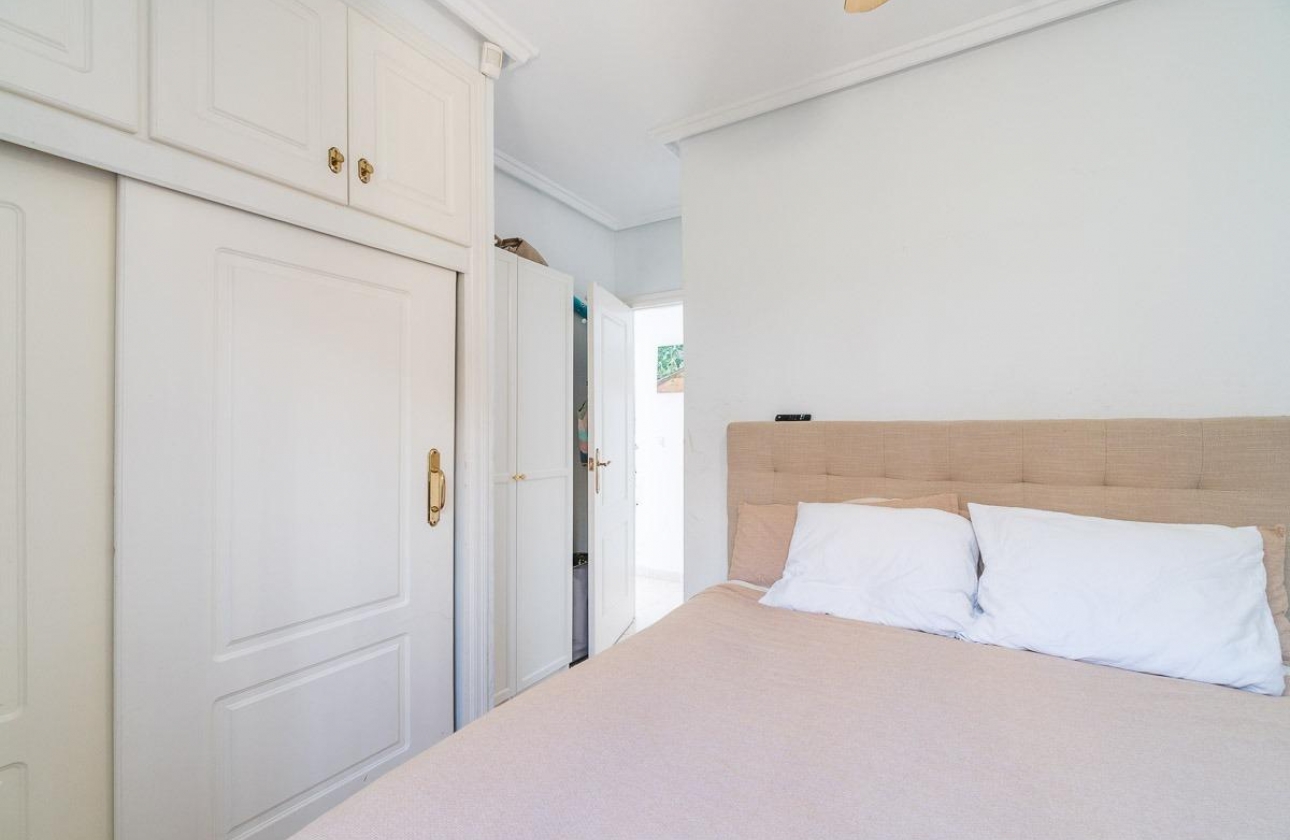 Rynek wtórny - Villa - Orihuela Costa - Punta Prima