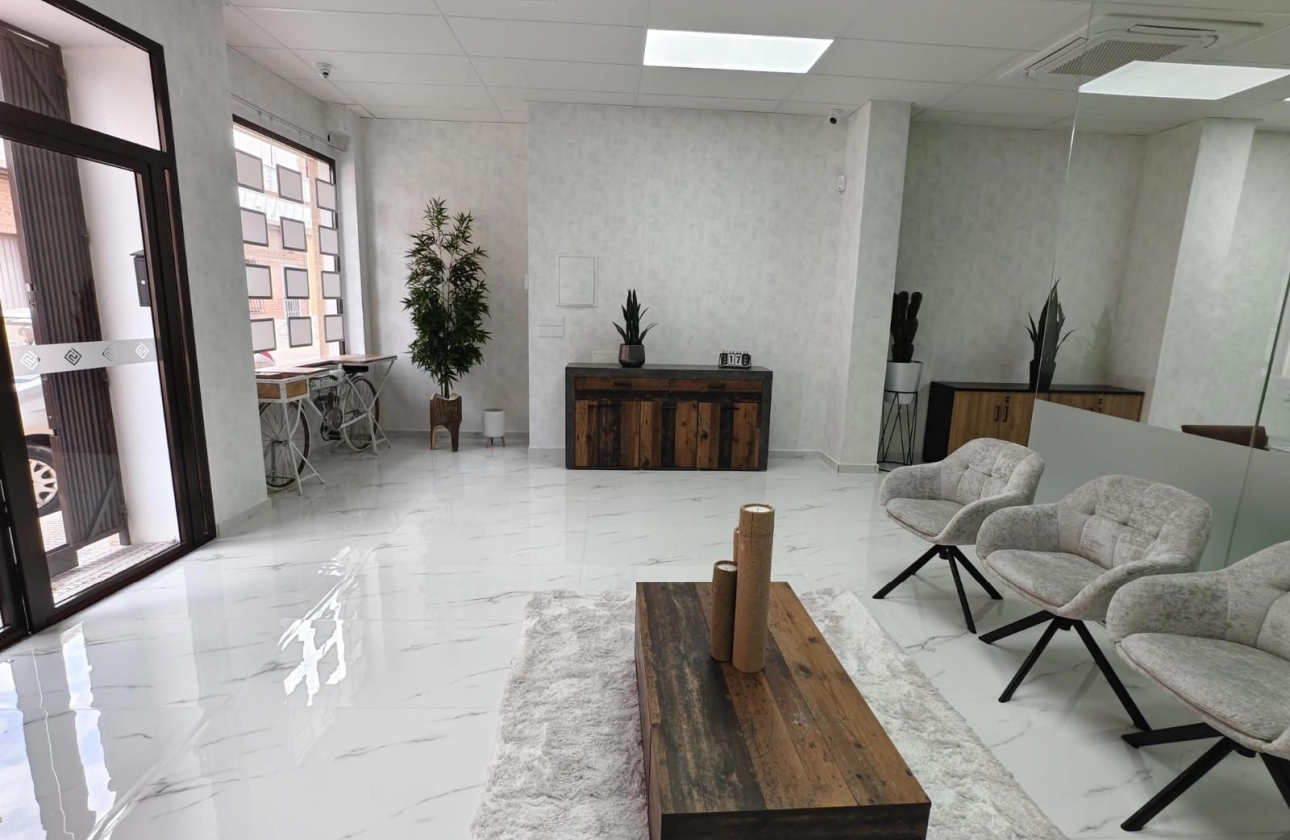Reventa - Locales Comerciales - Los Montesinos