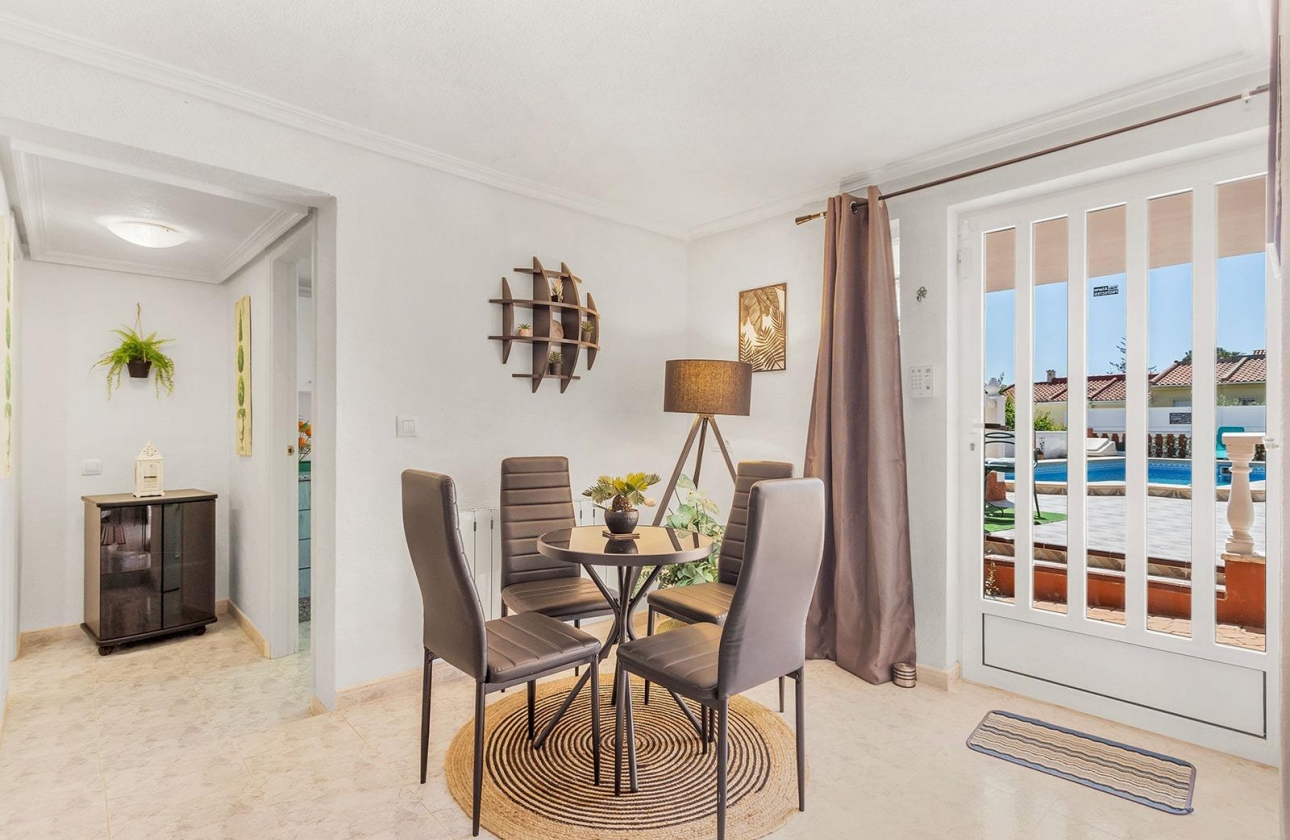 Reventa - Villa - Torrevieja - Los Balcones