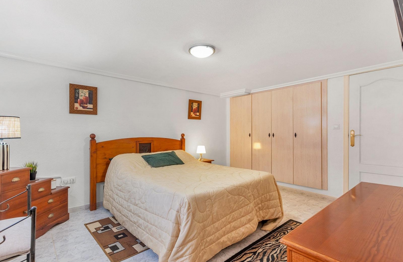 Reventa - Villa - Torrevieja - Los Balcones