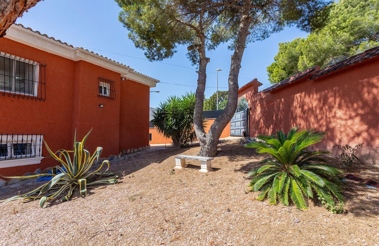 Reventa - Villa - Torrevieja - Los Balcones