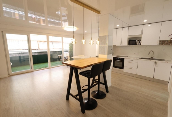 Resale - Apartment - Torrevieja - Acequion