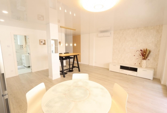 Resale - Apartment - Torrevieja - Acequion