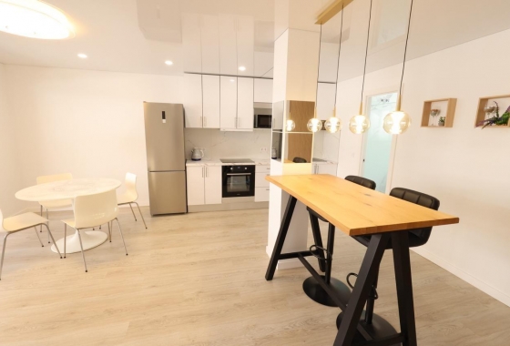Resale - Apartment - Torrevieja - Acequion