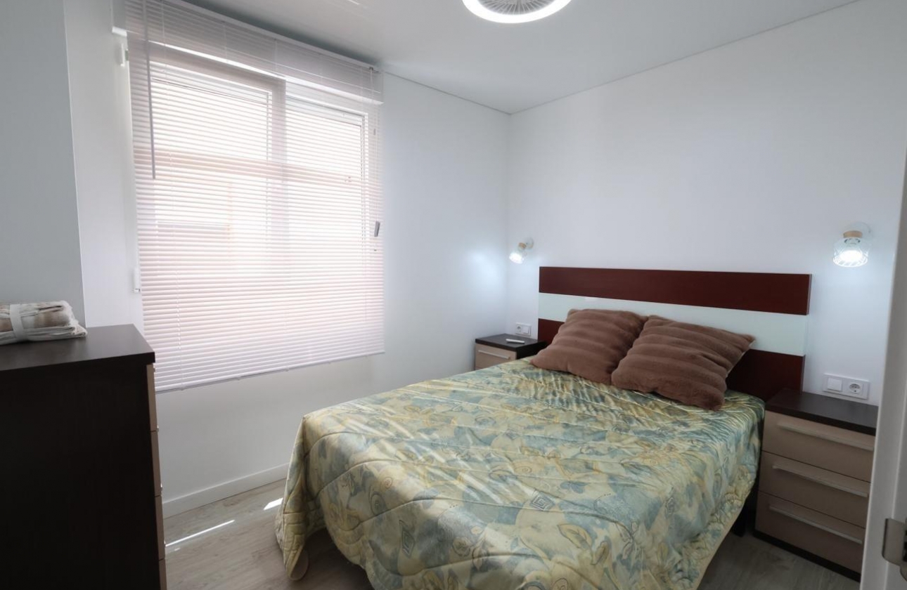 Resale - Apartment - Torrevieja - Acequion