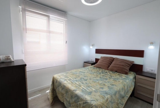 Resale - Apartment - Torrevieja - Acequion