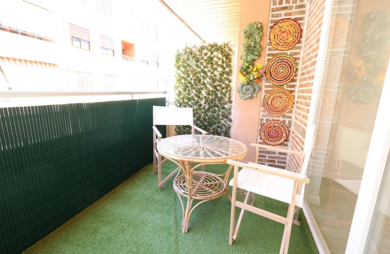 Resale - Apartment - Torrevieja - Acequion