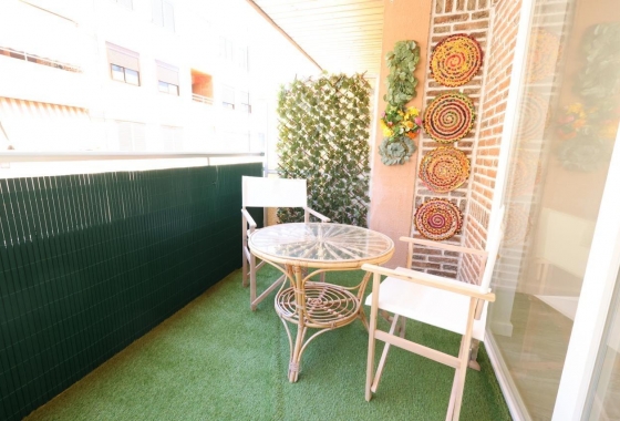 Resale - Apartment - Torrevieja - Acequion