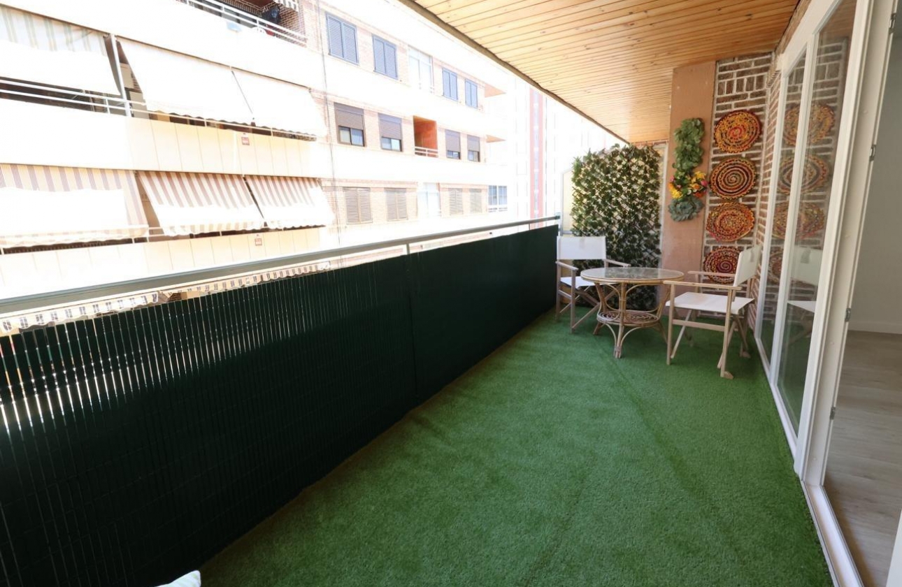 Resale - Apartment - Torrevieja - Acequion