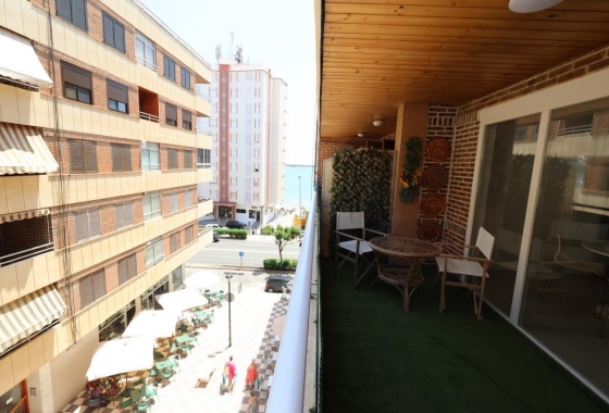 Resale - Apartment - Torrevieja - Acequion