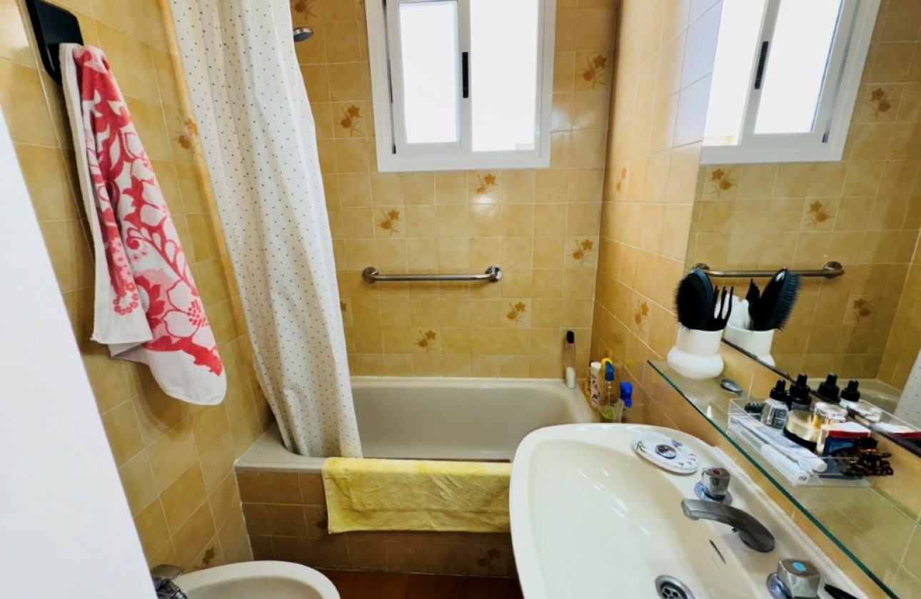 Resale - Apartment - Torrevieja - La Mata