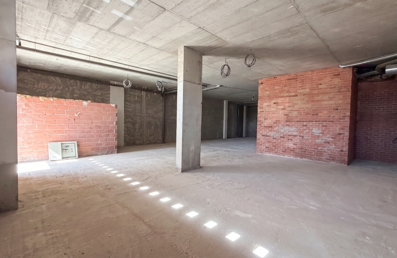 Resale - Local comercial - Torrevieja - La Mata