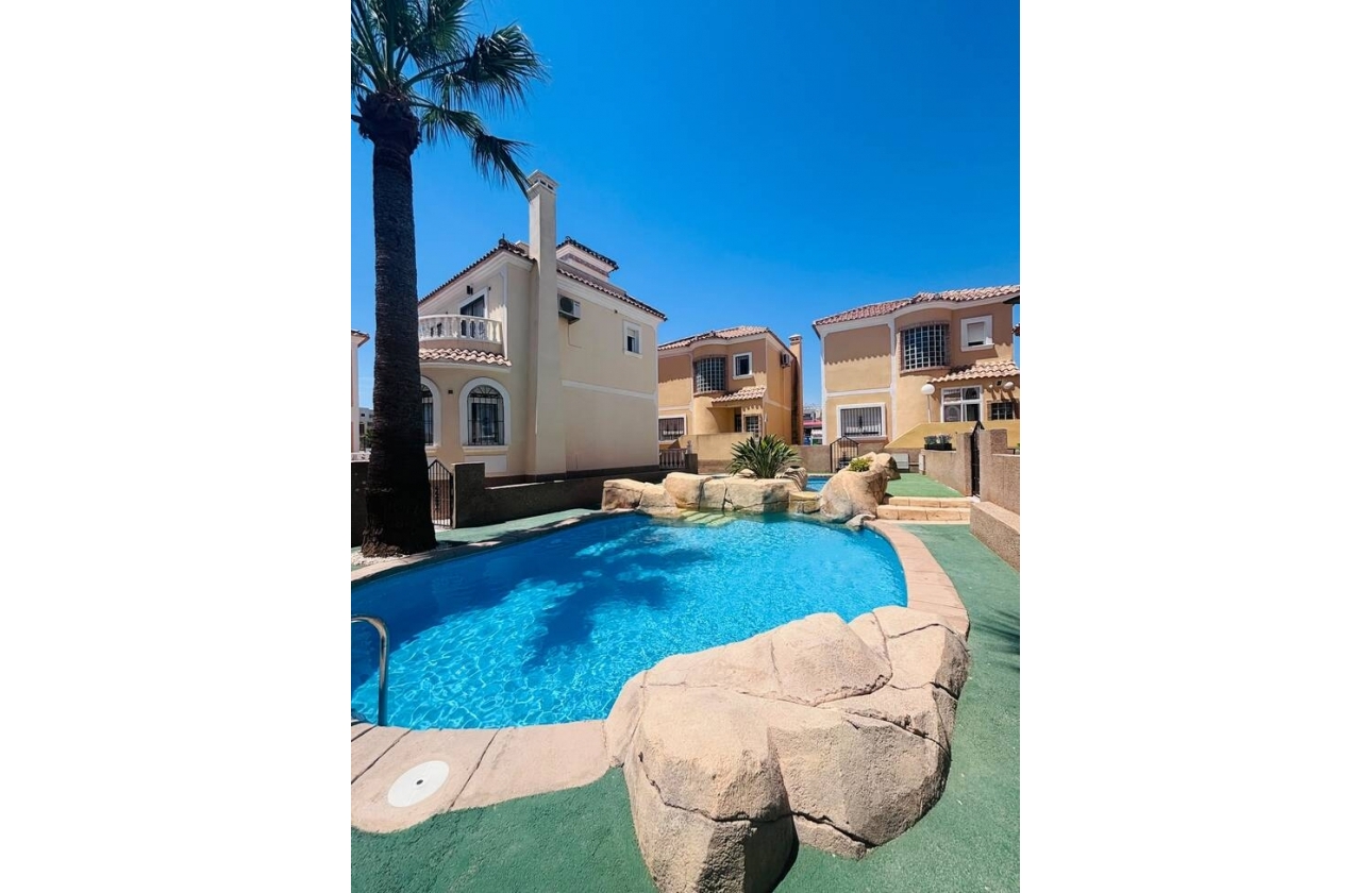 Rynek wtórny - Villa - Orihuela Costa - Villamartín