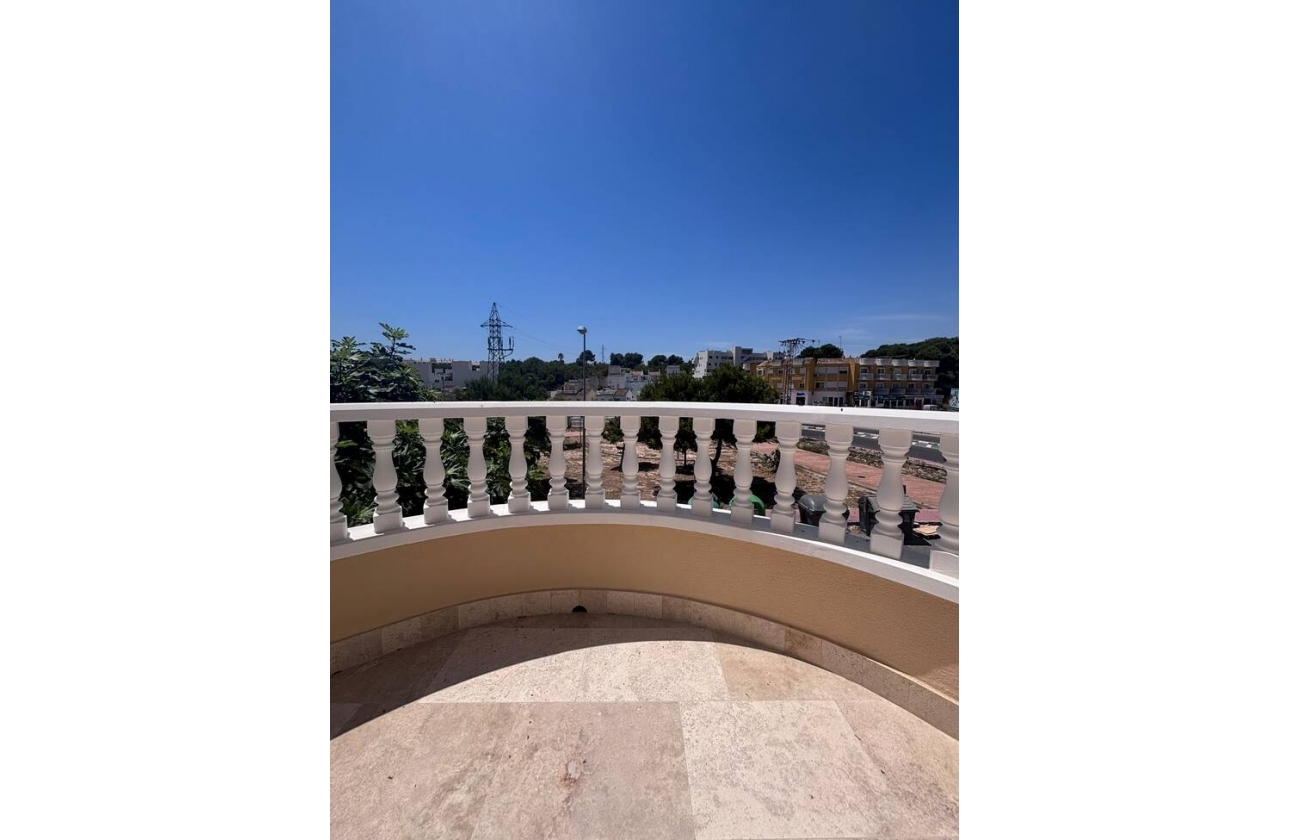 Rynek wtórny - Villa - Orihuela Costa - Villamartín